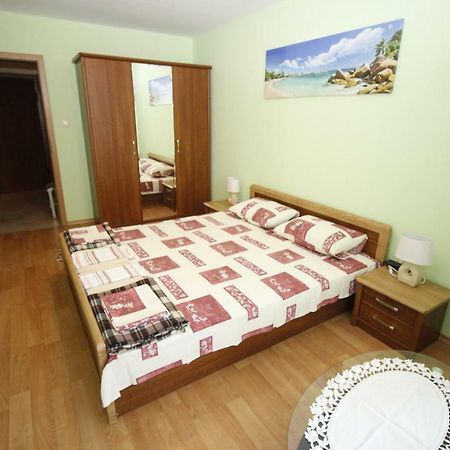 Apartment Rosi Pomorie Esterno foto