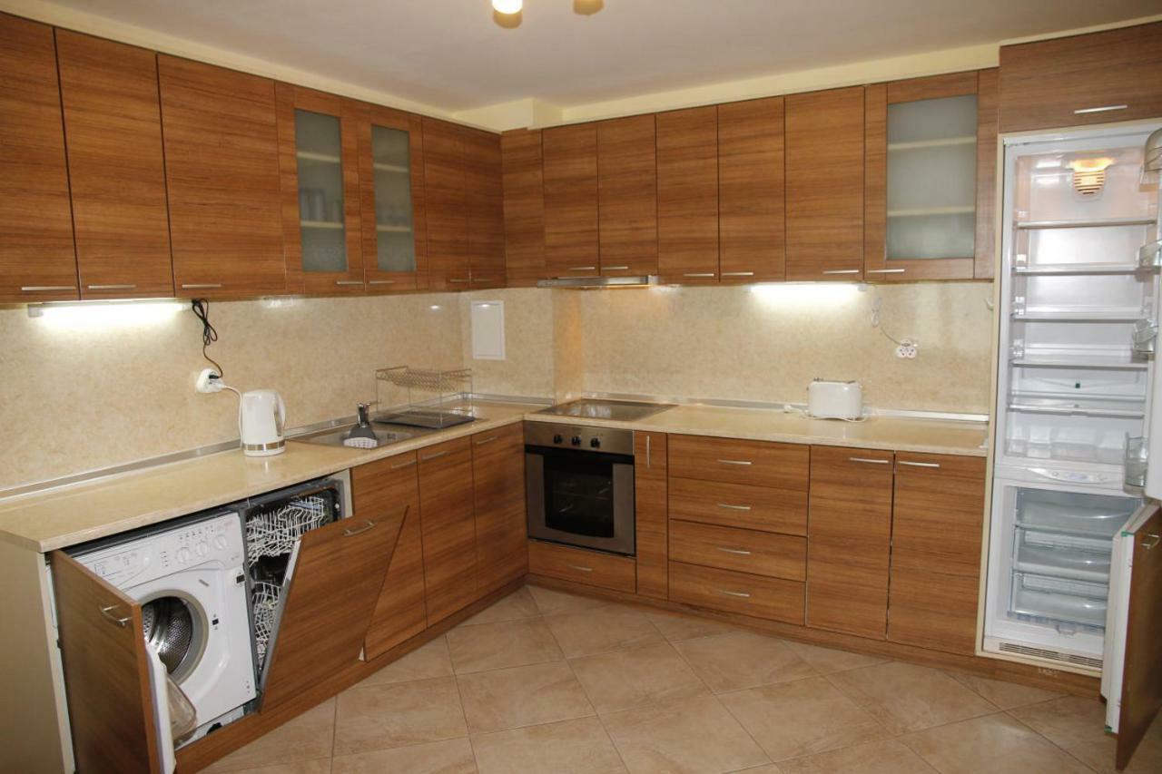 Apartment Rosi Pomorie Esterno foto