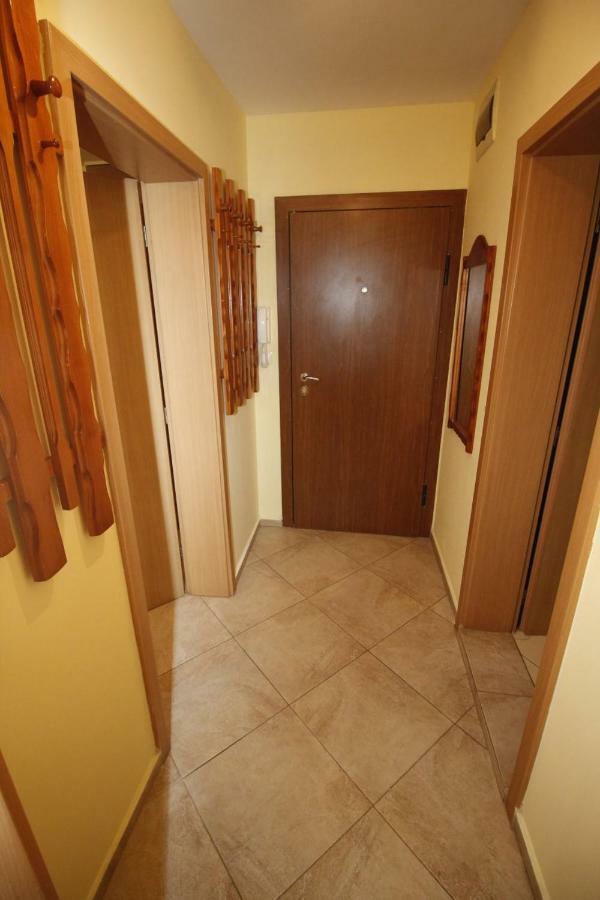 Apartment Rosi Pomorie Esterno foto