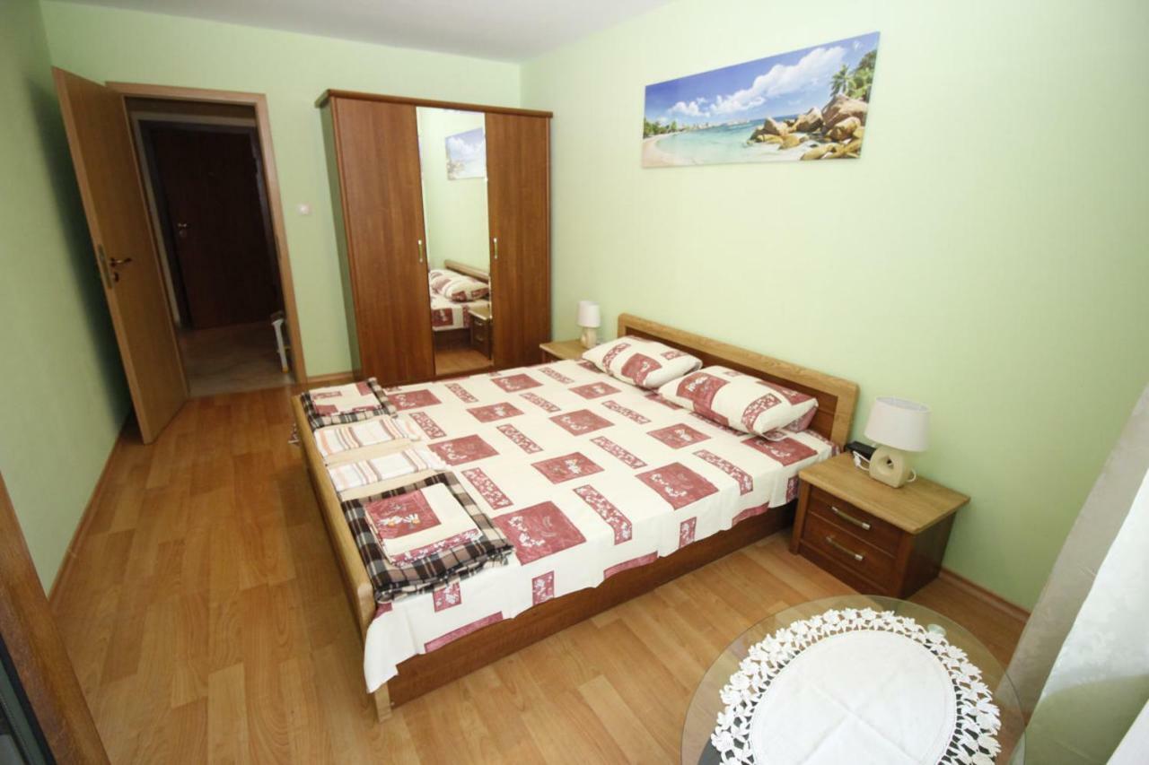 Apartment Rosi Pomorie Esterno foto