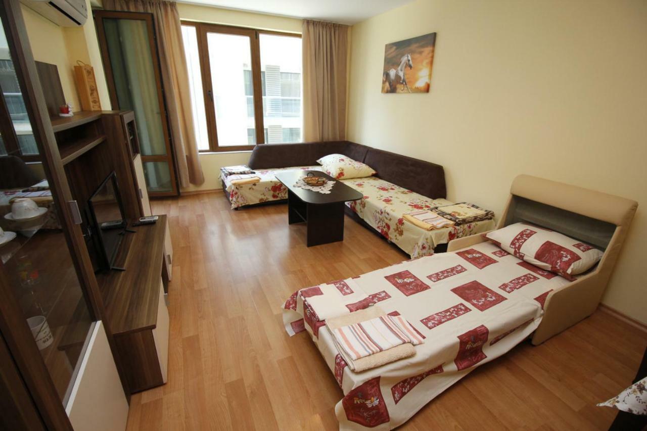 Apartment Rosi Pomorie Esterno foto
